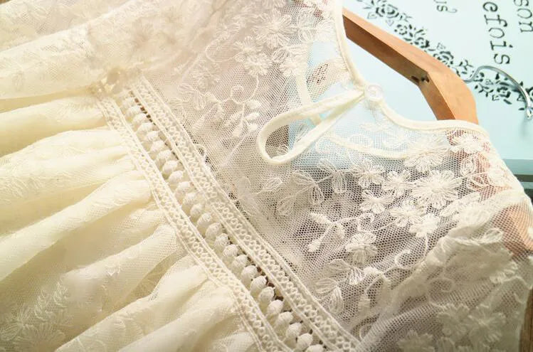 Girls Round Neckline Hollow Lace Embroidered Princess Dress